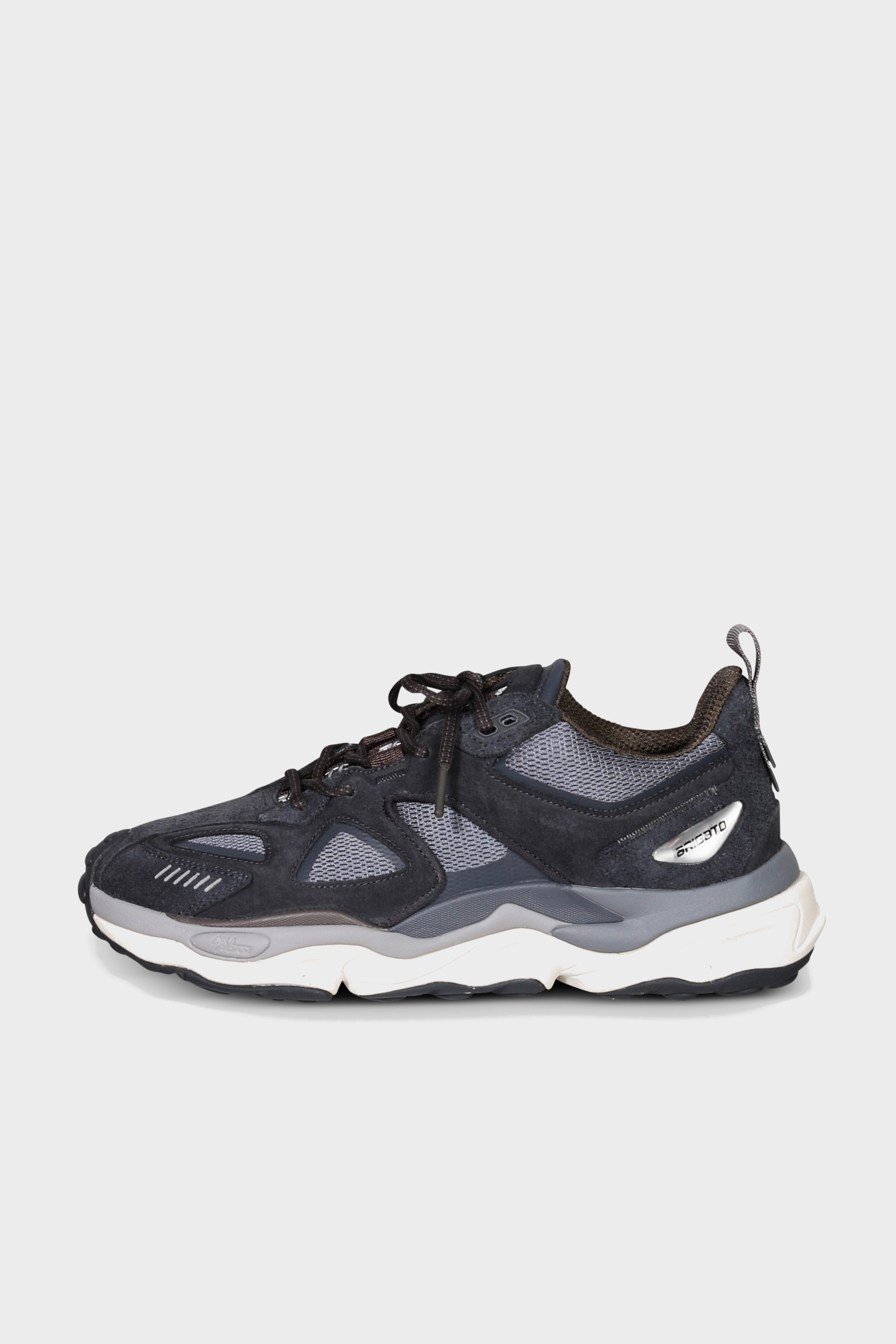 AXEL ARIGATO Satellite Runner in Black/Grey