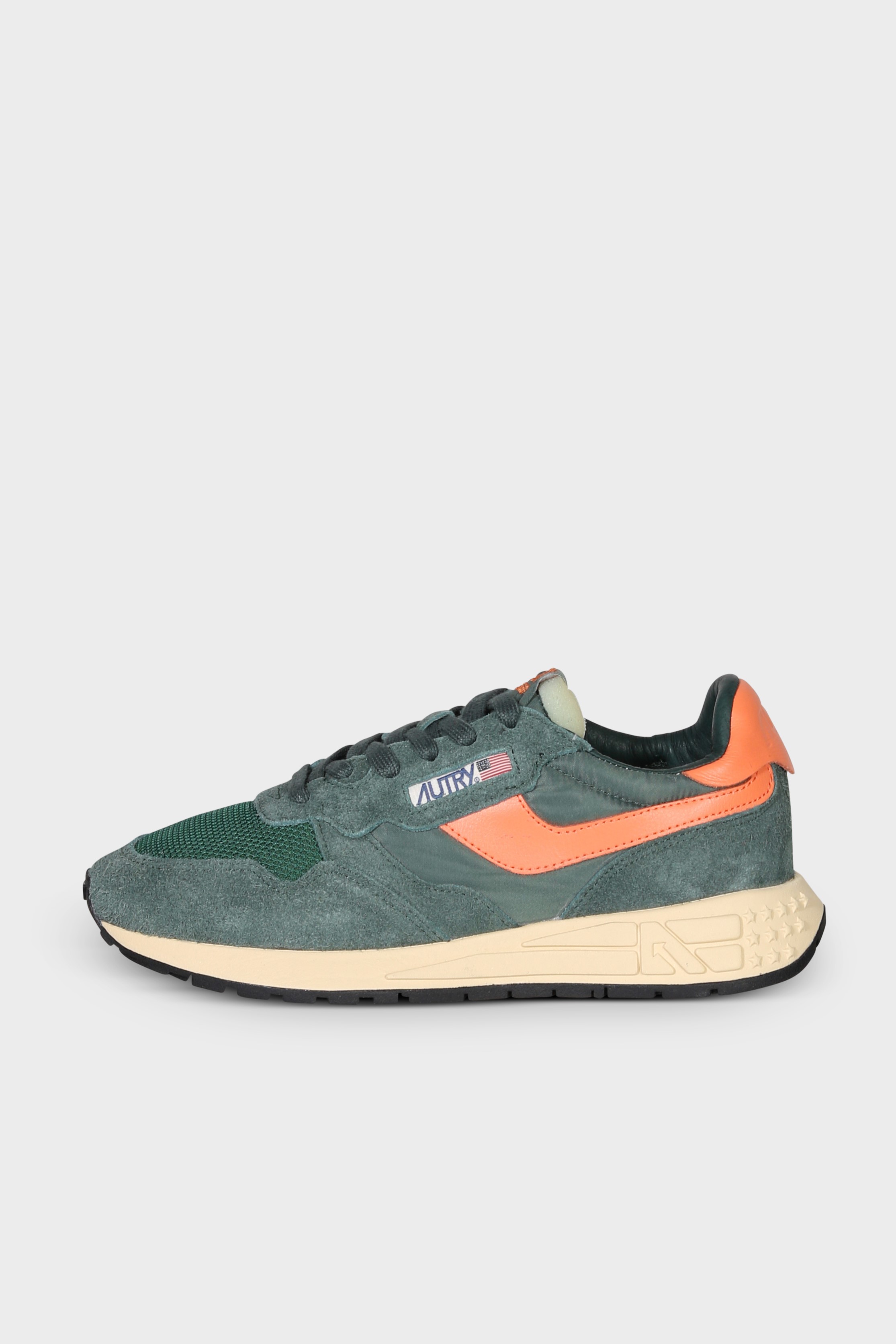 AUTRY ACTION SHOES Reelwind Low Sneaker in Bottle Green/Orange