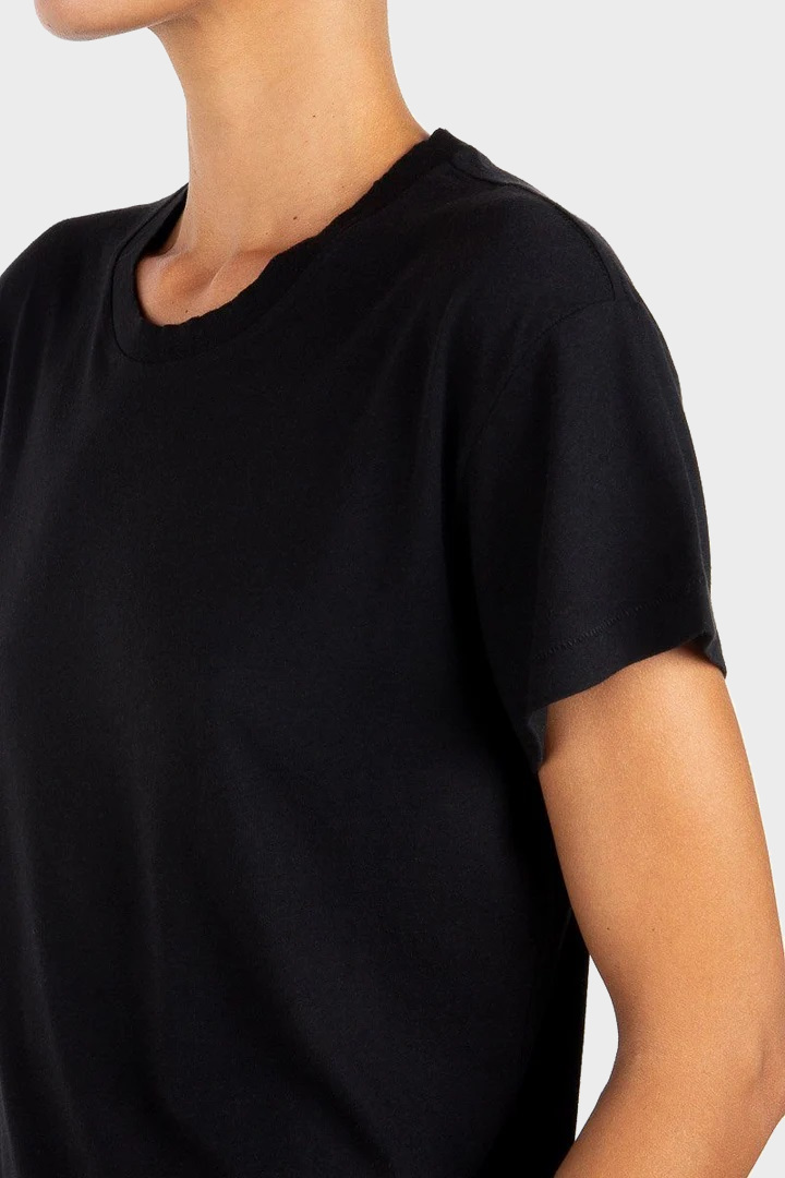ÉTERNE Boyfriend T-Shirt in Black XS