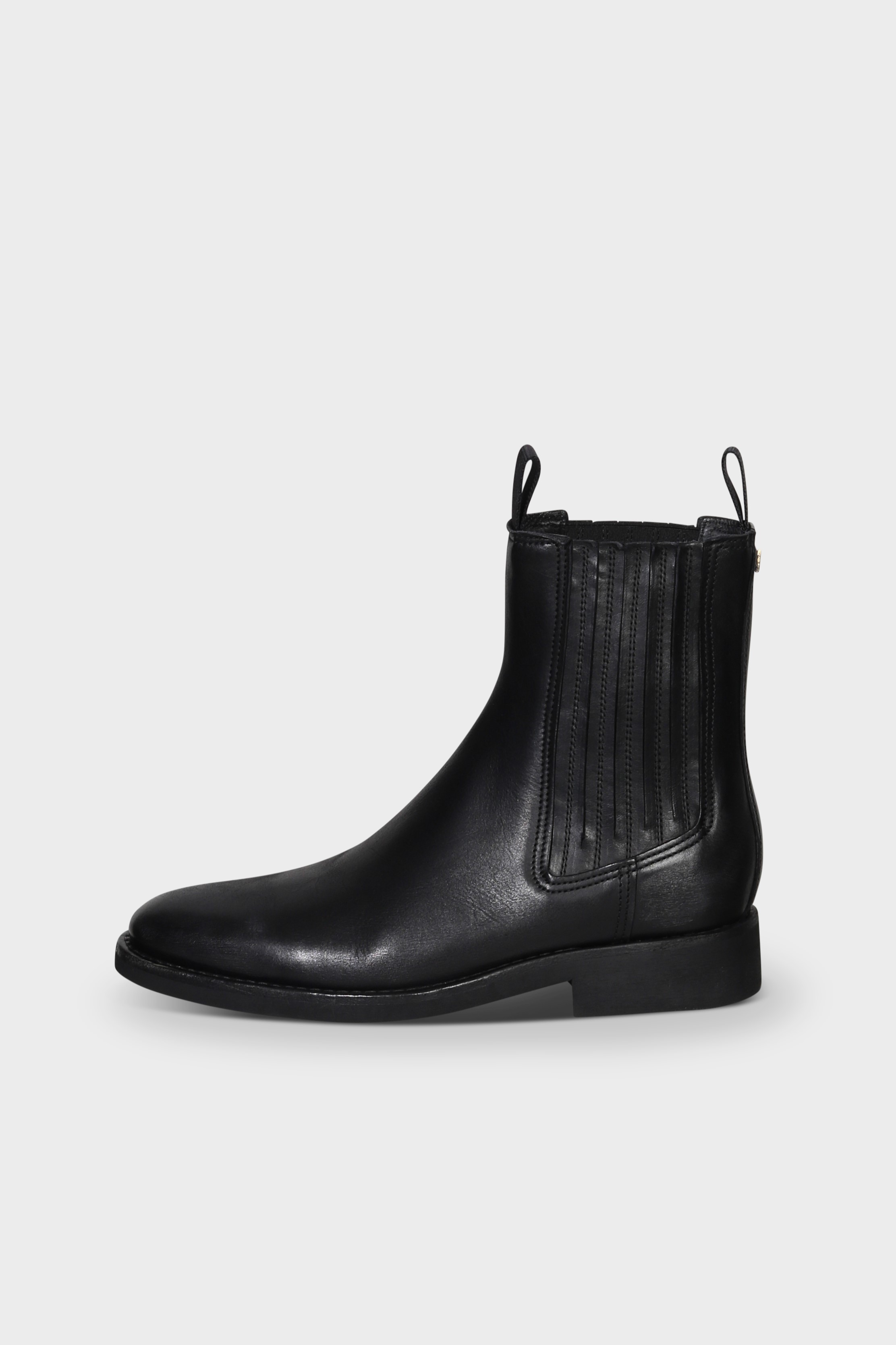 GOLDEN GOOSE Chelsea Boot in Black