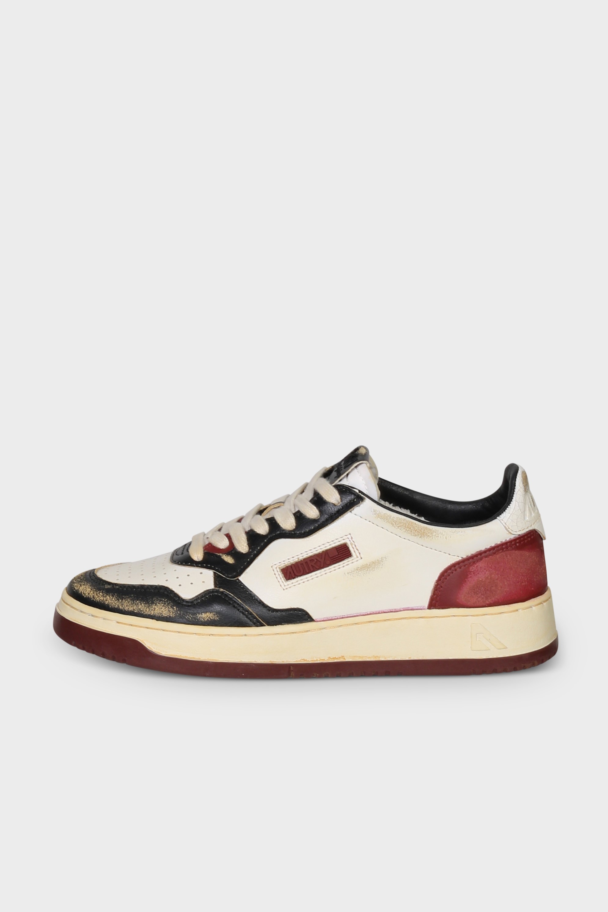 AUTRY ACTION SHOES Super Vintage Low Sneaker White/Red/Black